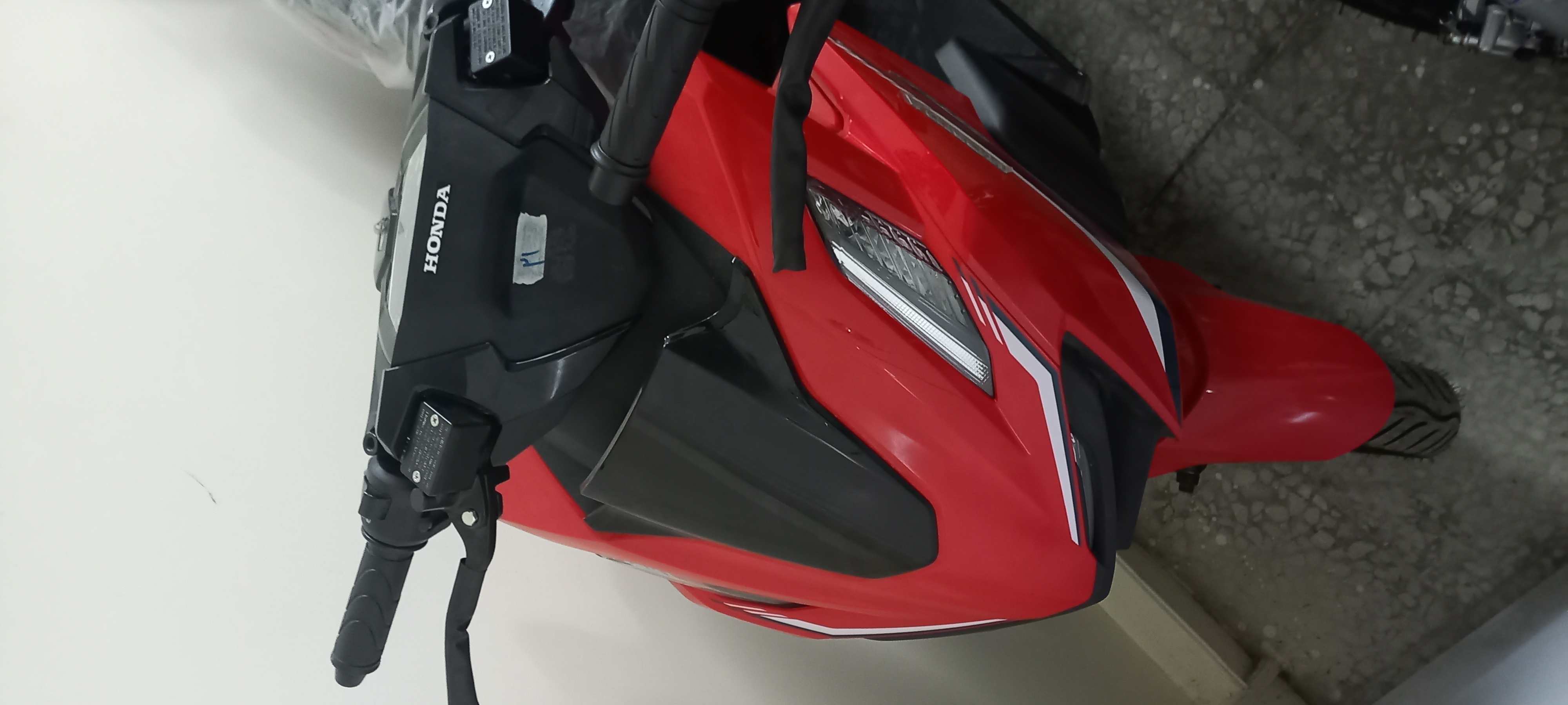 موتور سیکلت طرح واریو نیکتاز کلیک 180cc ترمز ABSجلو عقب دیسک 1405